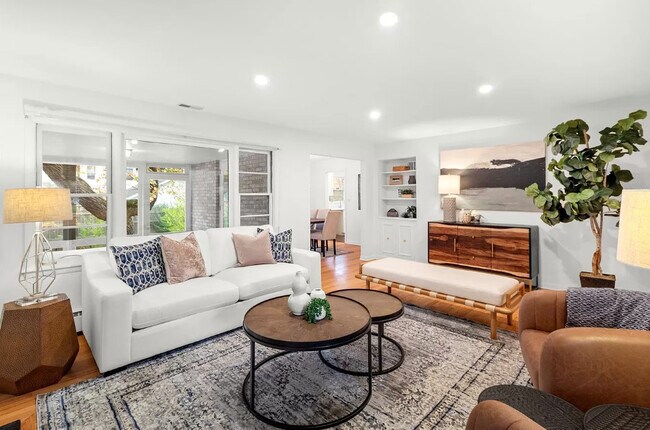 Foto del edificio - 680 Highview Terrace