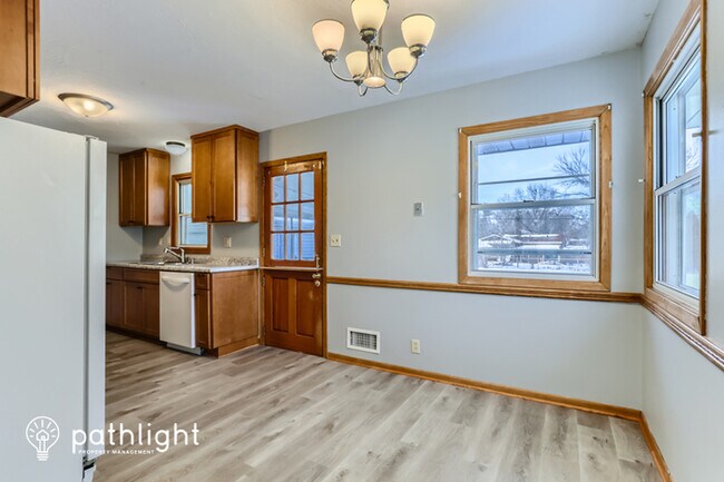 Building Photo - 4400 W 111th St, Bloomington, MN, 55437
