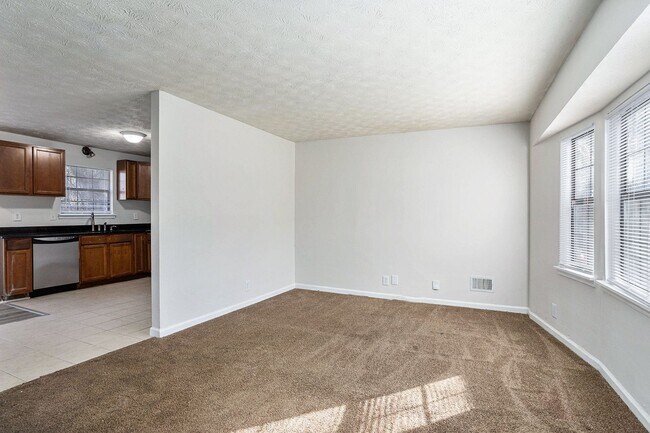 Foto del edificio - 4 Bedroom 2 Bath House