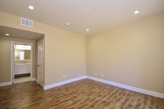 Foto del edificio - 1Attached Car Garage | 2Bed | 2Bath