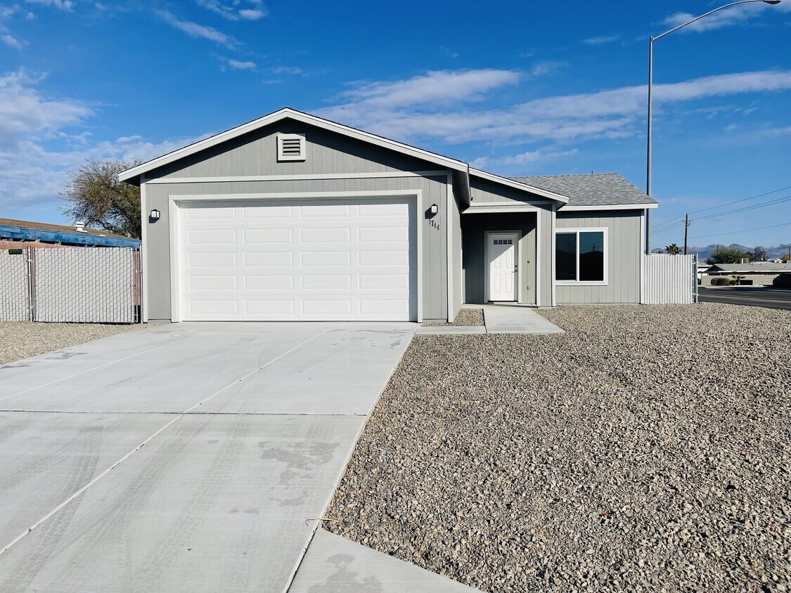 1744 Dean Dr, Bullhead City, AZ 86442 House Rental in Bullhead City