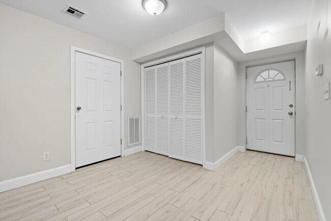 Foto del edificio - 270 S 20th St
