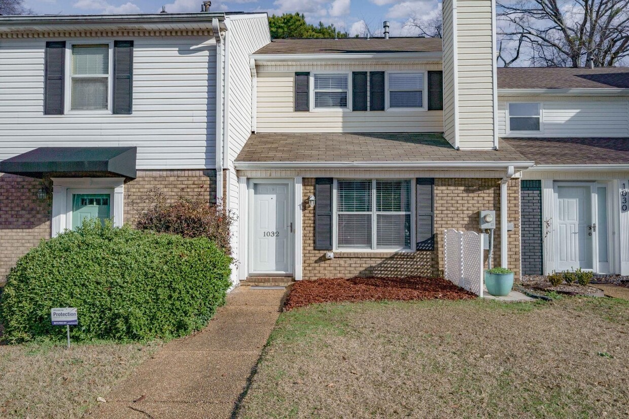 Photo - 1032 Fairfax Dr - Fairfax