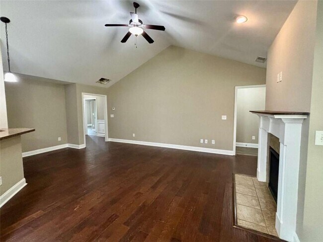 Building Photo - 4668 Hidden Creek Dr