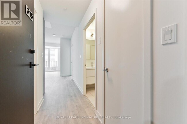 Building Photo - 38-C338 Simcoe Promenade