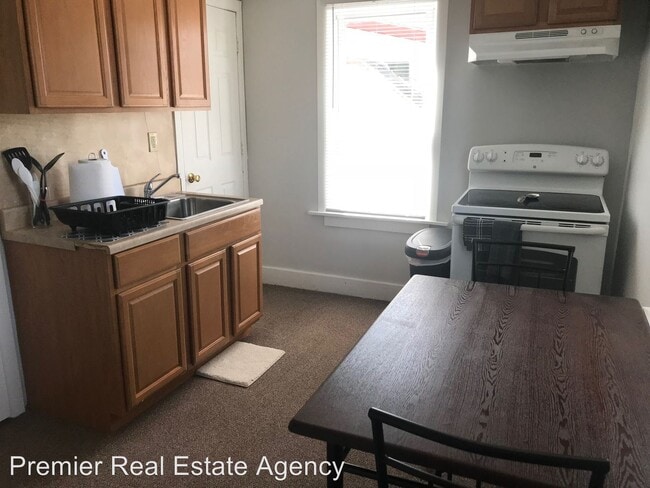 Building Photo - 951 E 3rd St