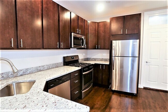 Building Photo - 656 W Gordon Ter
