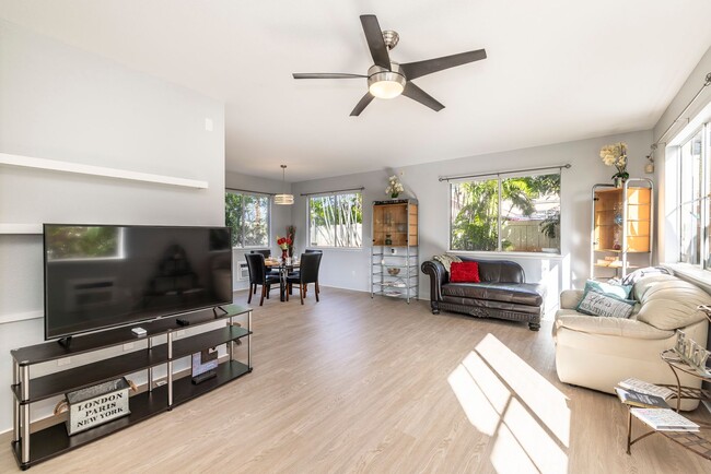 Building Photo - Beautiful Home in Tropics - Waikele