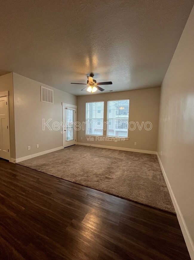 Building Photo - 586 N 360 W