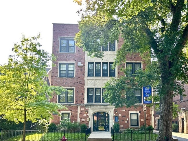 Building Photo - 1131 Maple Ave