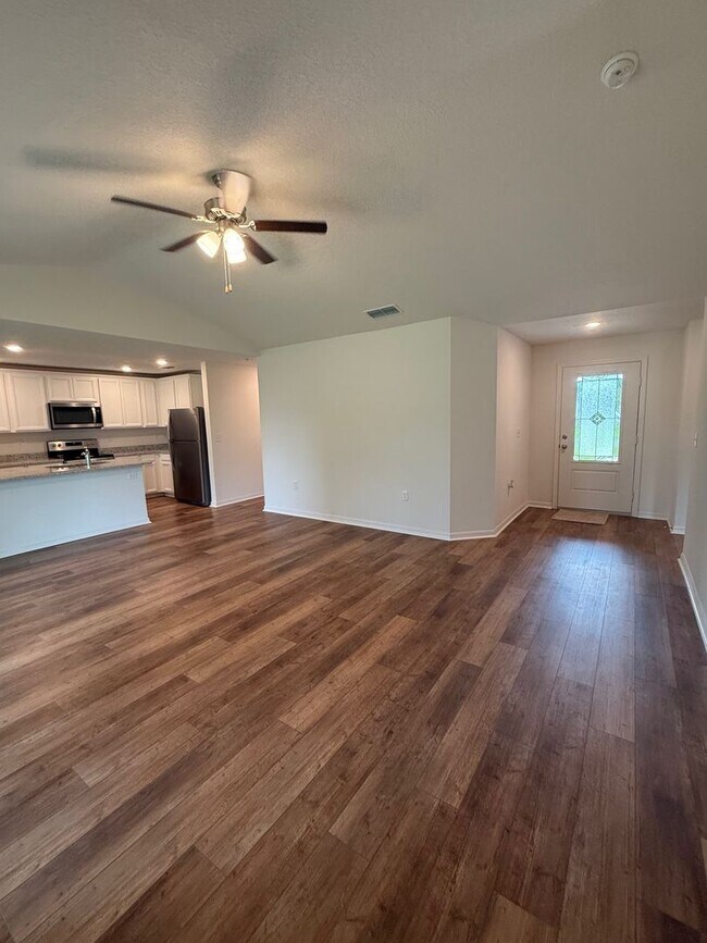 Building Photo - Stunning Brand-New 3-Bedroom Home in Prime...