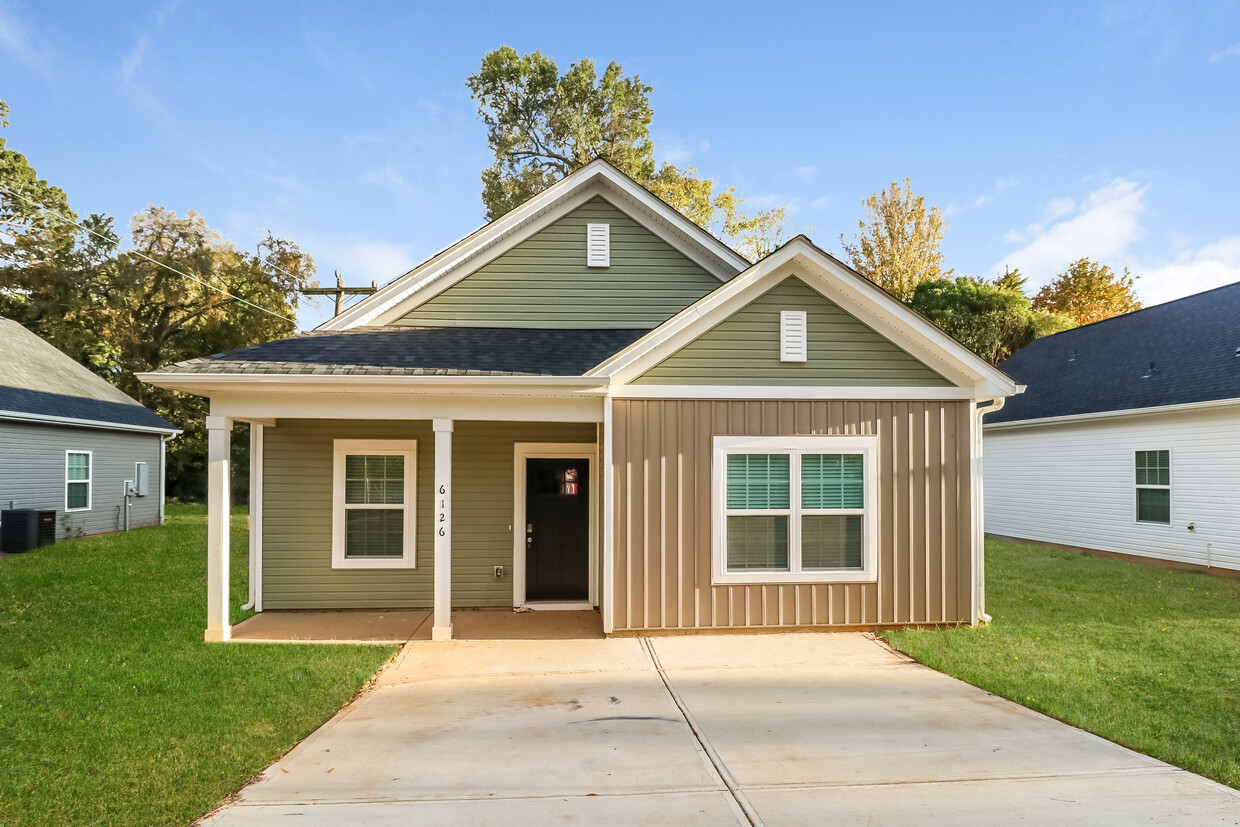 Foto principal - 6126 Hunter Ave, Charlotte, NC