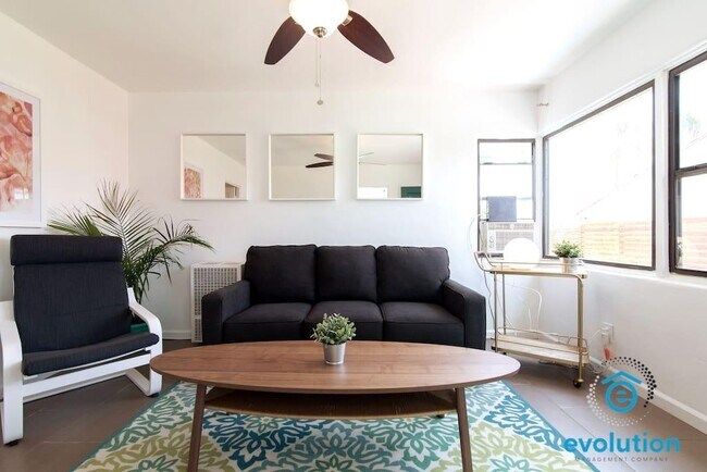 Foto del edificio - 4110-4116 Kansas St - 4112 Kansas St