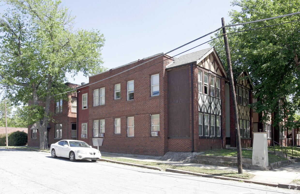 Primary Photo - The Navarro Arms Apartments