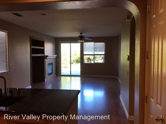 Building Photo - 4 br, 2 bath House - 5694 Overleaf Way