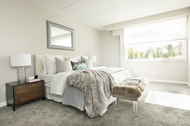 Foto del edificio - 225 Lordship Blvd