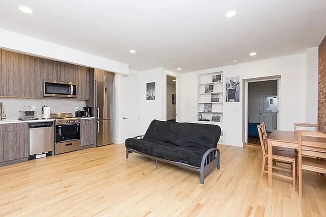 Building Photo - 2038 Fifth Avenue