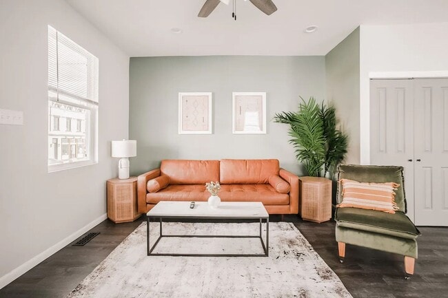 Building Photo - Private Unfurnished Single Family Home In ...
