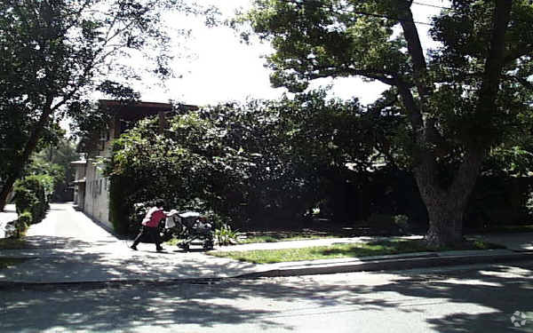 Building Photo - 1721 Oxley St