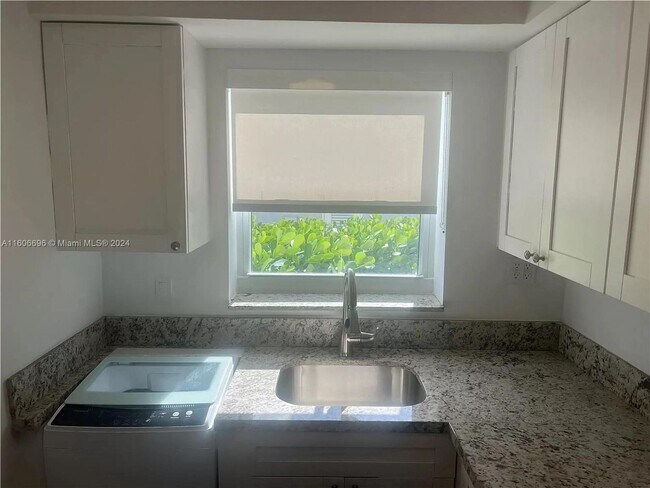 Foto del edificio - 7701 SW 55th Ave