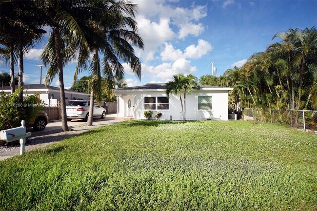 Building Photo - 621 Hudson Rd