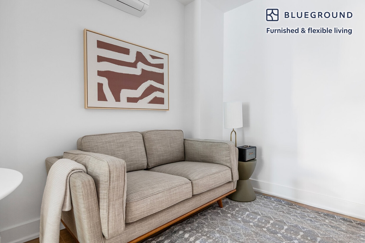 Foto principal - 307 W 39th St