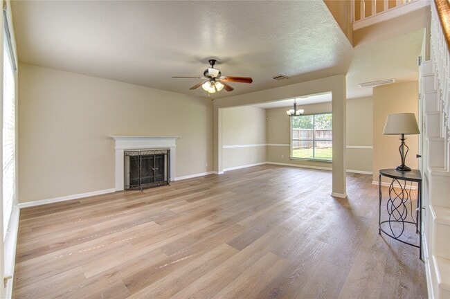 Building Photo - 138 W New Meadows Dr