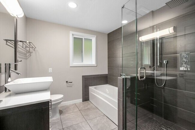 Photo - Custom Arbor Heights Bungalow with AC and ... House