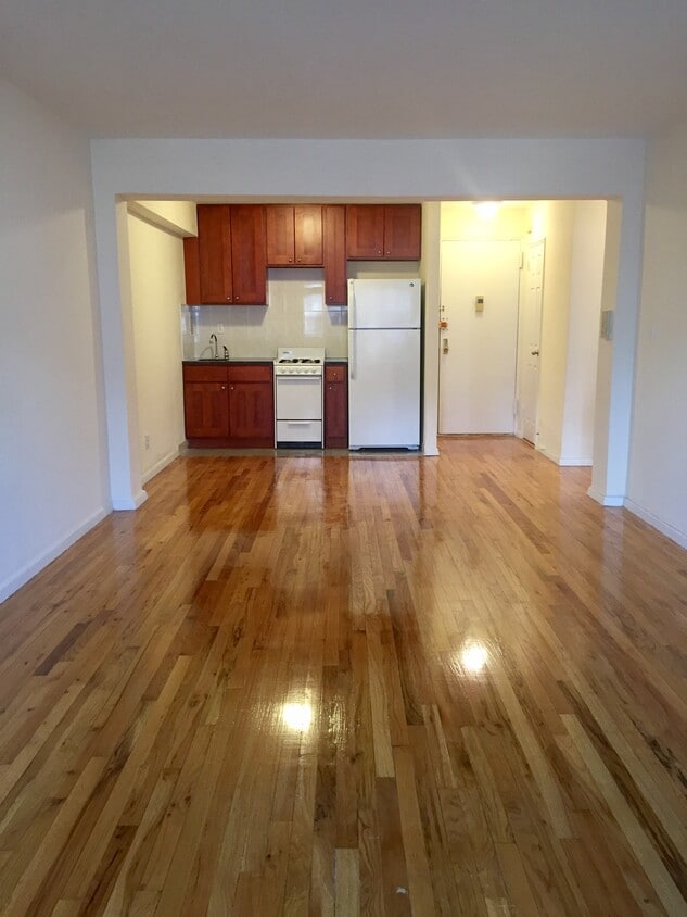 Primary Photo - 55 Halley St