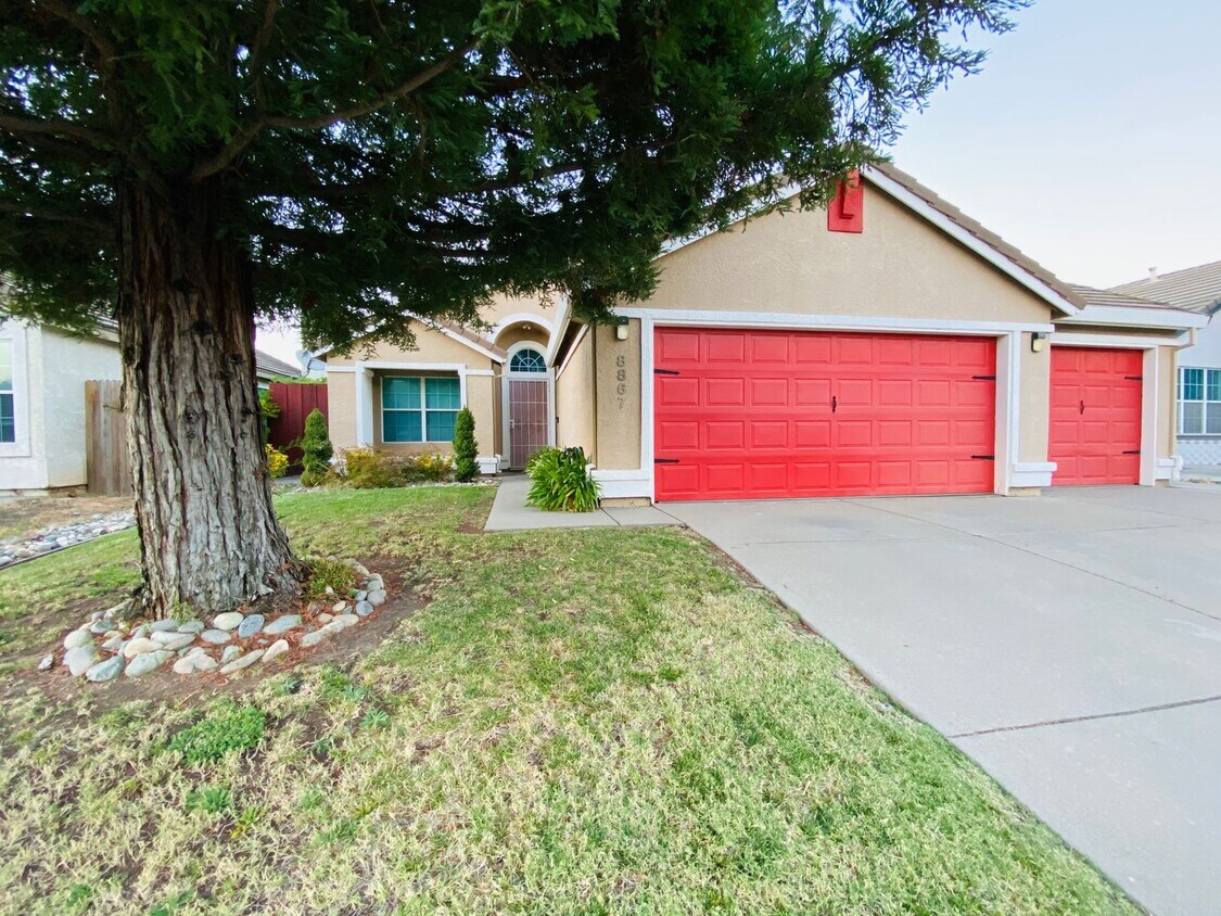Primary Photo - Home in Strawberry Glen Subdivision