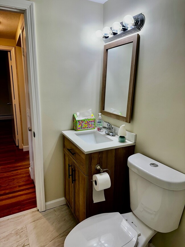 Bathroom - 2 Lagrange St