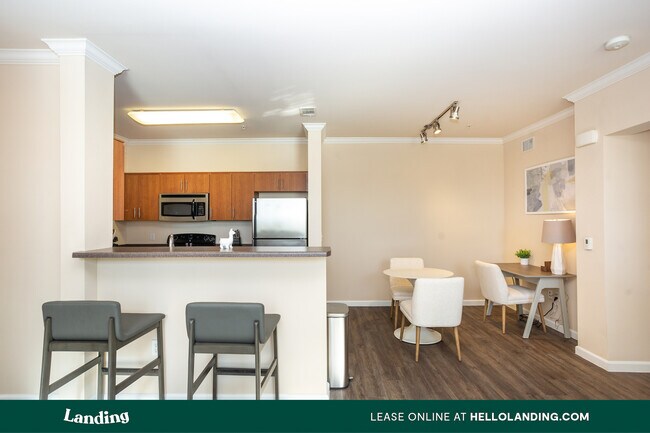 Building Photo - 9350 S Cimarron Rd