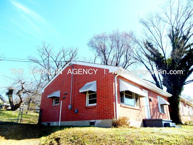 Foto del edificio - 1529 Gilmer Ave NW