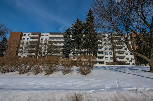 Building Photo - Keele and Lawrence  - Two Bedroom Apartmen...