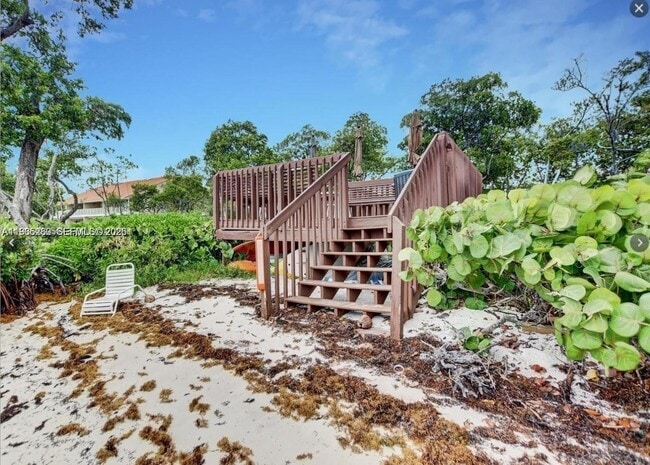 Building Photo - 51 N Lakeshore Dr