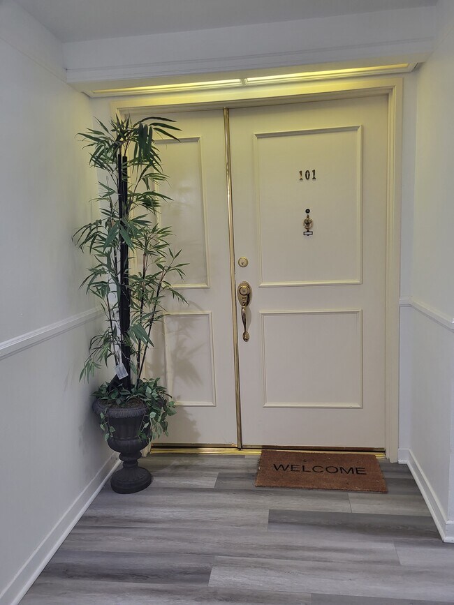 Foto del edificio - 1401 S Bentley Ave