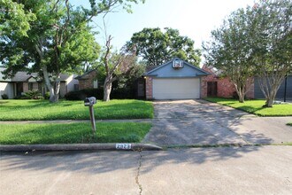 Building Photo - 2823 Chimneystone Cir