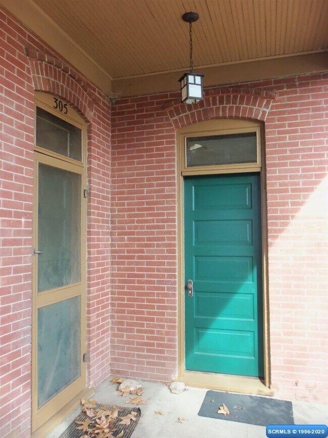 Building Photo - 305 N Pinos Altos St