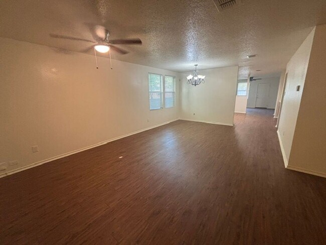 Foto del edificio - Beautiful Single Story Home in Eagle Mtn Saginaw Area