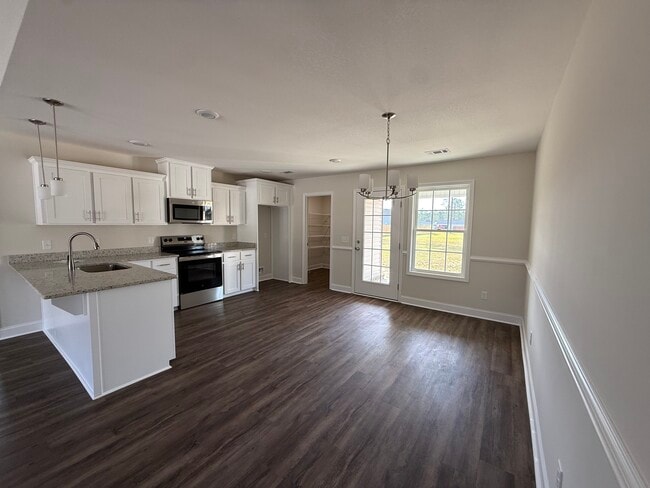 Building Photo - 638 Belfast Loop