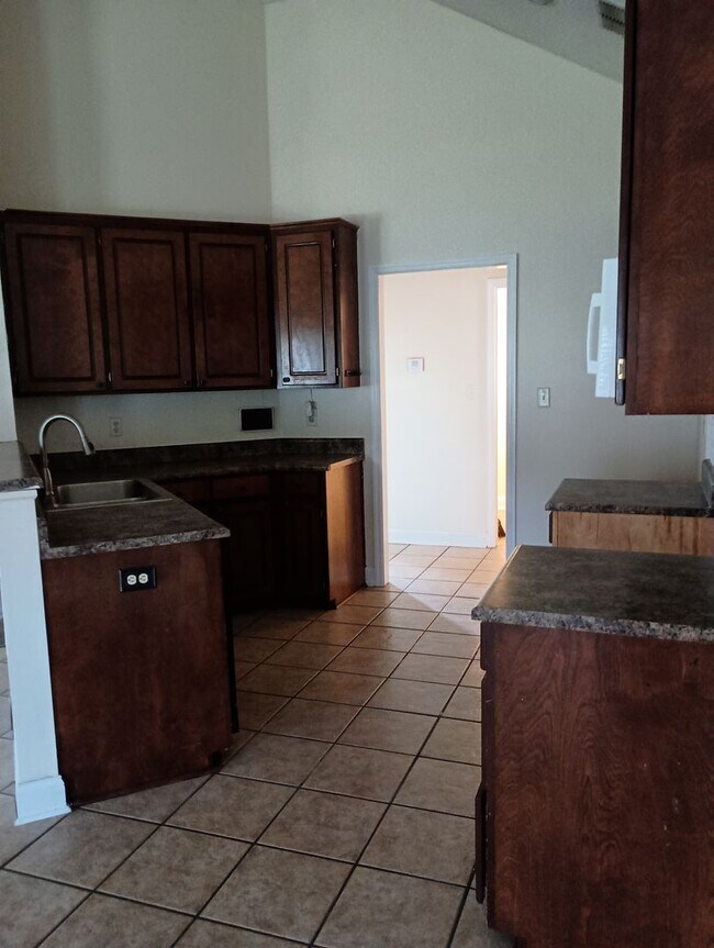 Building Photo - 125 Summerfield Dr