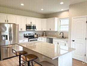 Building Photo - 211 Sparkling Meadows Ln