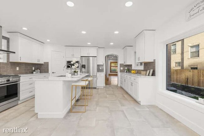 Building Photo - 4 br, 2.5 bath House - 3347 Federal Boulevard