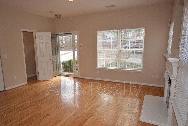 Foto del edificio - 142 Brookview Dr