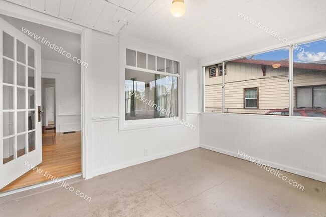 Building Photo - Charming 2-Bedroom Home in Overlook Neighb...