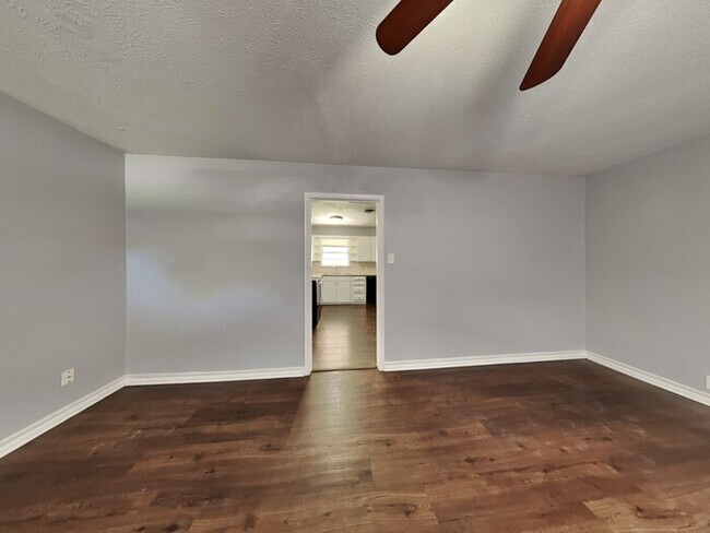 Foto del edificio - 2126 Ridgeway St