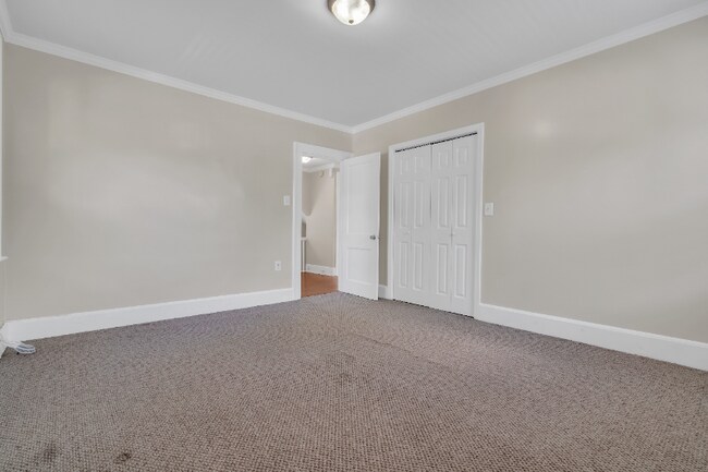 Foto del edificio - 33 Brookwood Dr