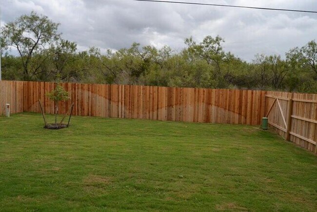 Foto del edificio - Hunters Pond - 10710 Goose Way, San Antoni...