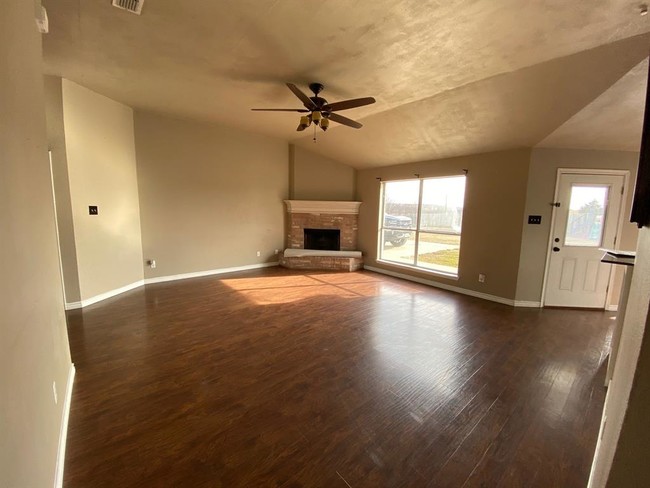Foto del edificio - 1253 Private Rd 4011