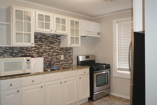 Foto del edificio - 9264 Buckman Ave